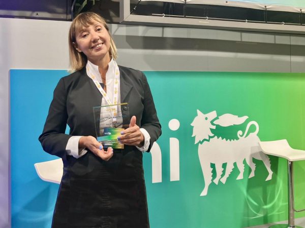Emanuela Sturniolo regge il premio Eni